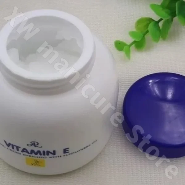 Vitamin E Moisturizing Cream Body Moisturizing Brightening Skin Color Improving Dull Skin Body Nourishing Cream 200g - Image 3