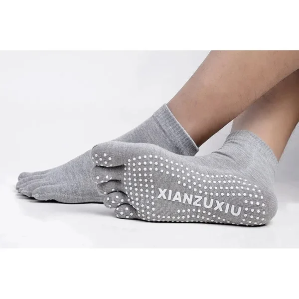 2024 Men Pilates Socks Wholesale Cotton Breathable Non-Slip Massage Yoga Socks Cotton YOGA Sports Five-finger Socks 5 toe socks - Image 4